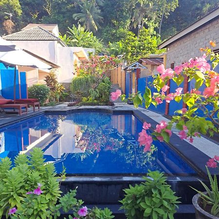 Family Garden Homestay Сенггиги Экстерьер фото