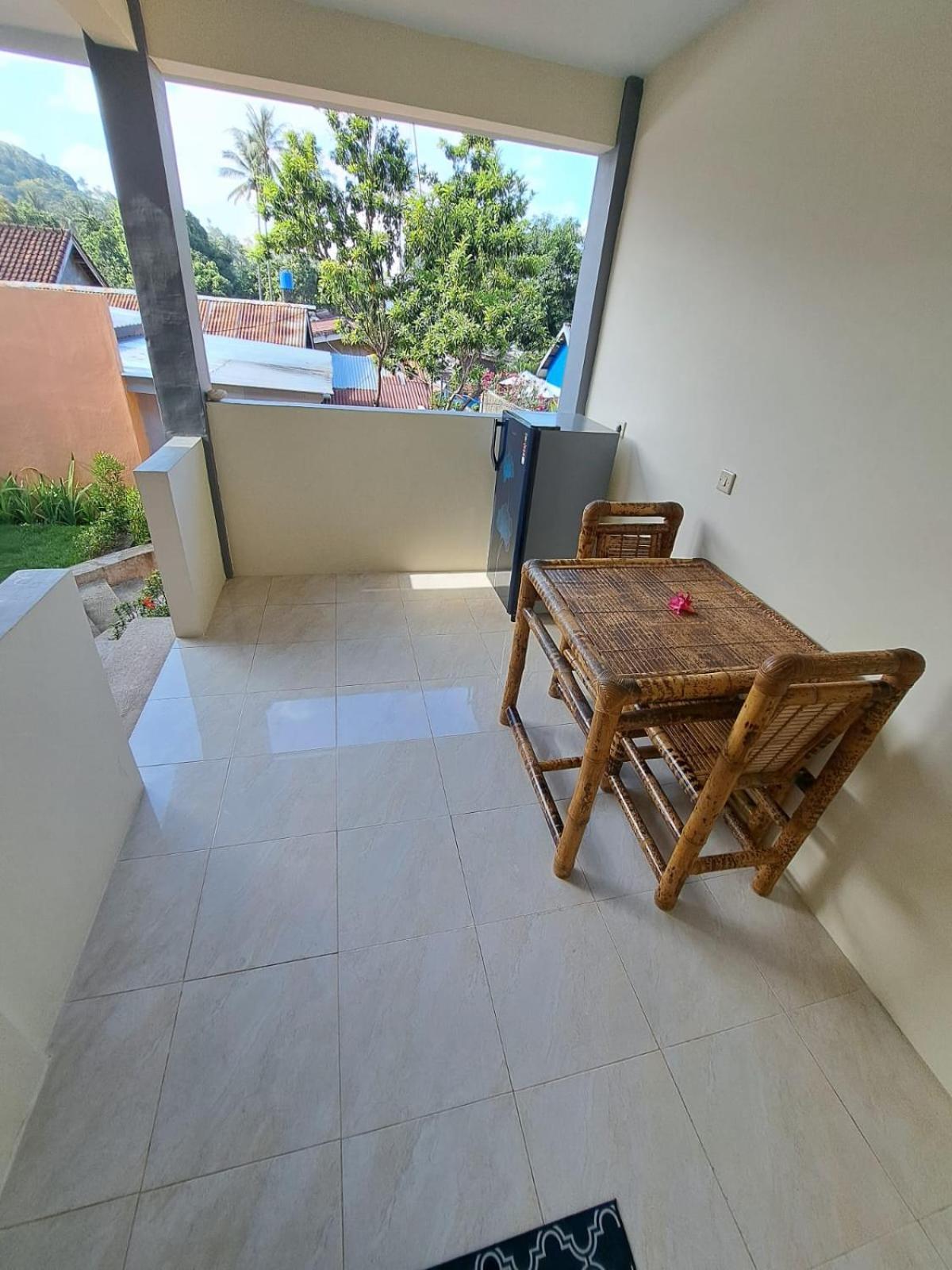 Family Garden Homestay Сенггиги Экстерьер фото